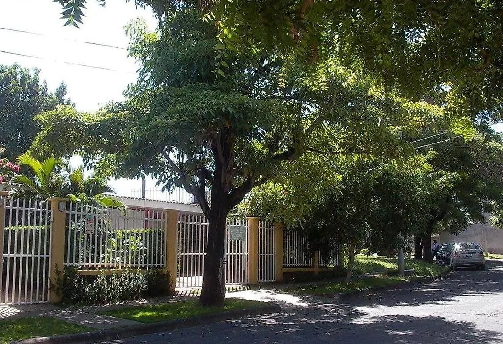 Hostal Casa Los Espinoza-1